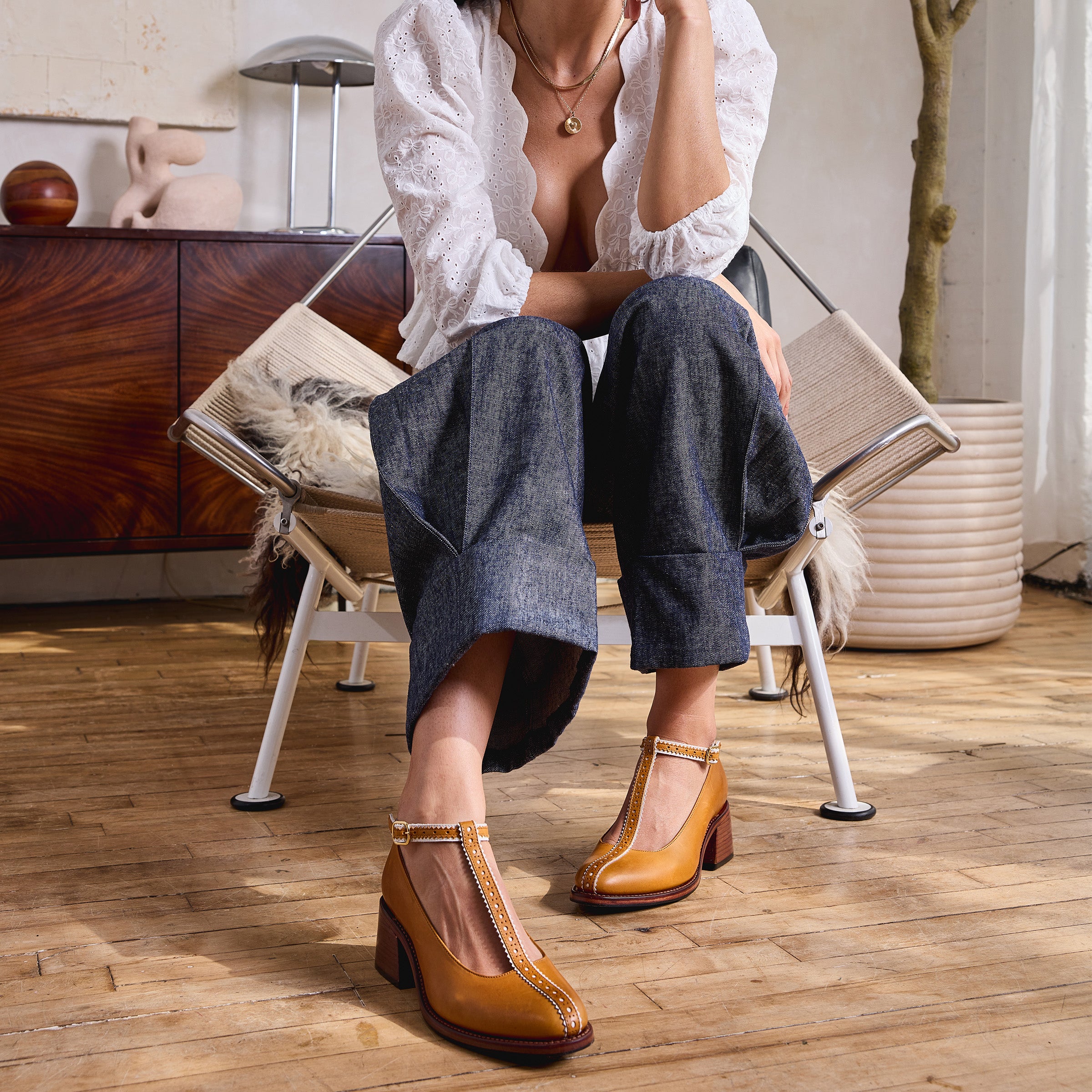 Miss Beverly Midheel